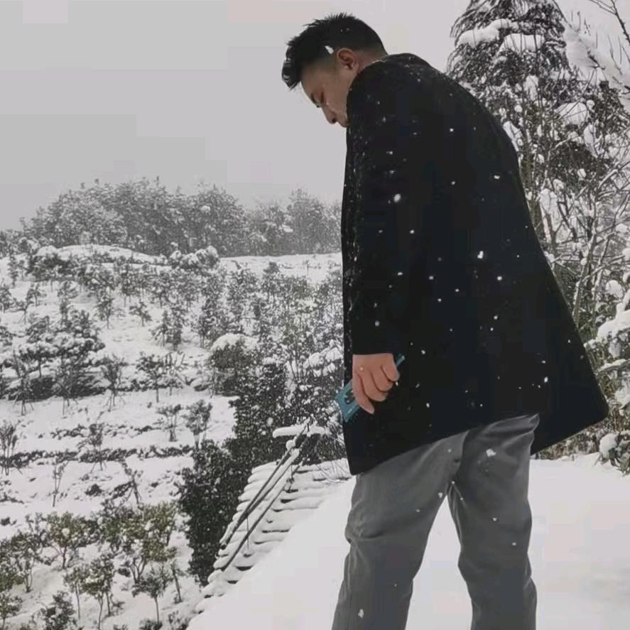 — 小伟哥.