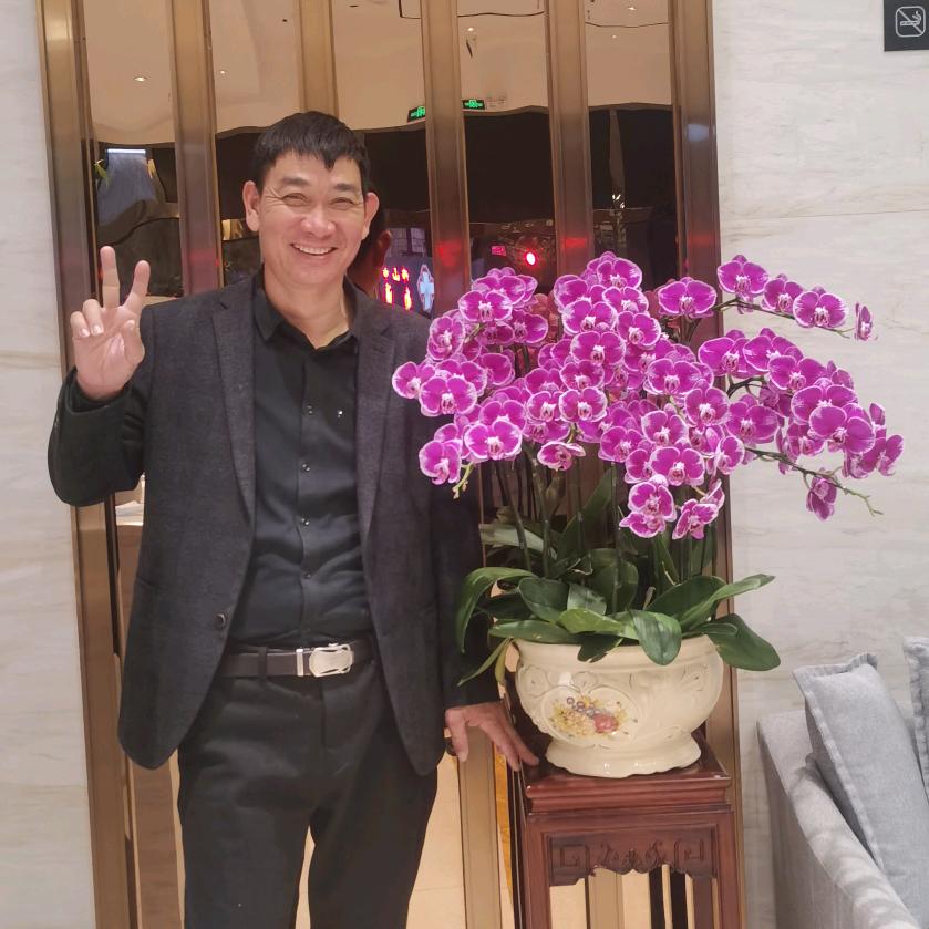 宁都县梅江镇虔林海门窗加工厂
