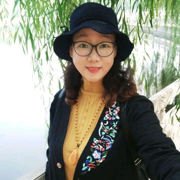 张亚琴（立立）