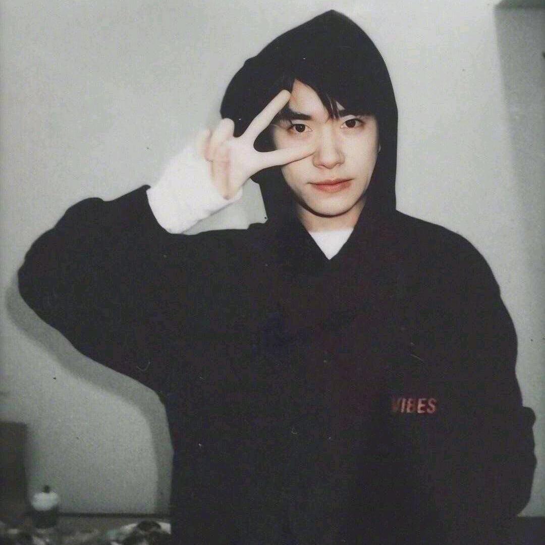 你压到我腿毛了.