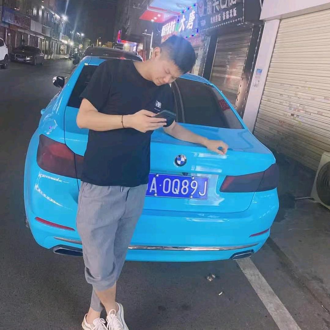 发哥哥。