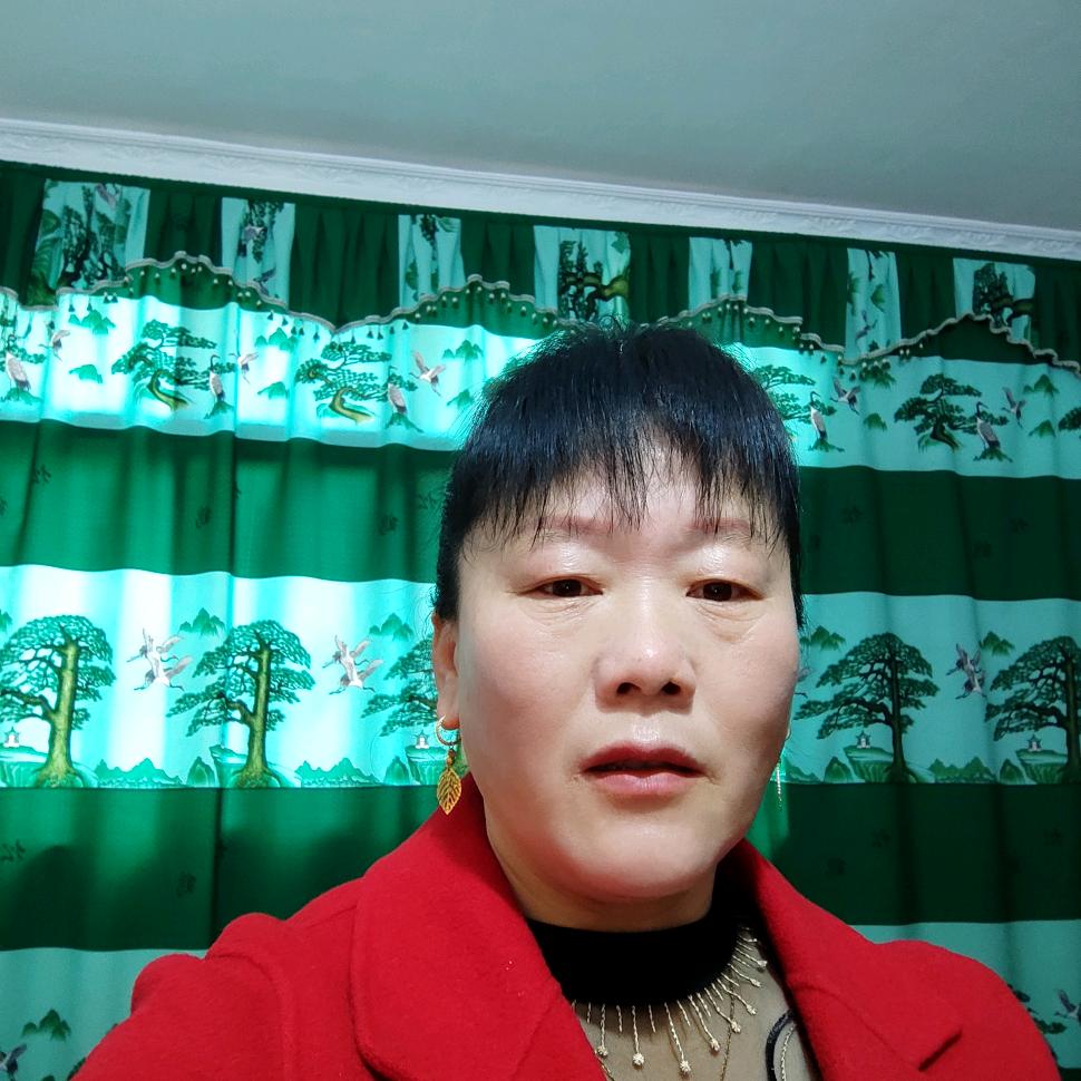 陆兰英，