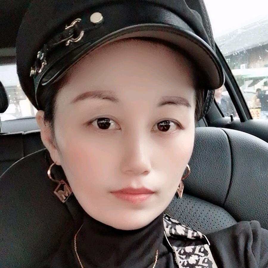 爱月鸟服饰