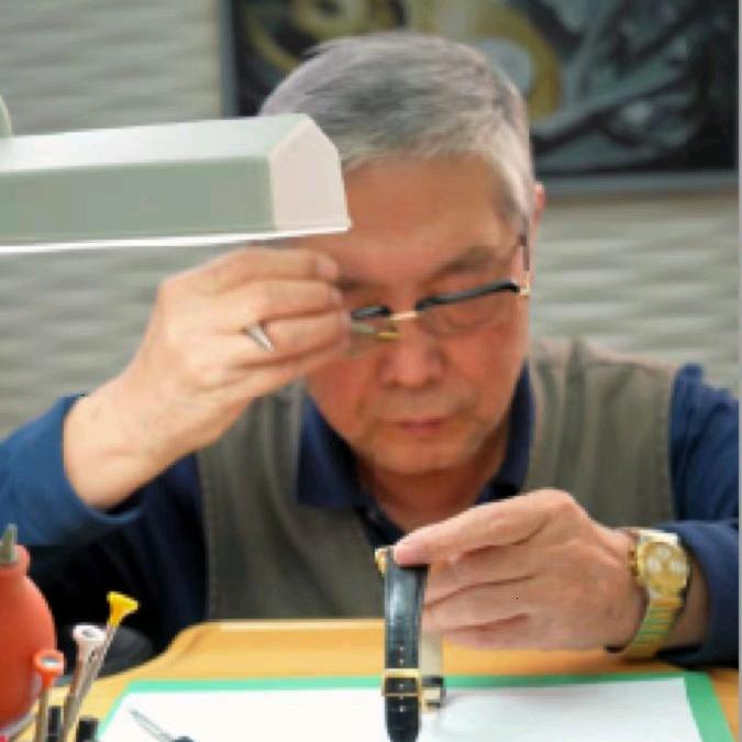 盛时历峰钟表维修