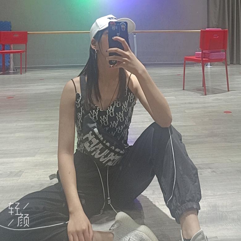 爱跳舞的小龙女😅