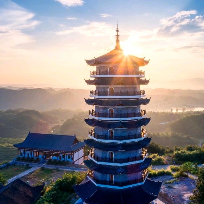 车朝红