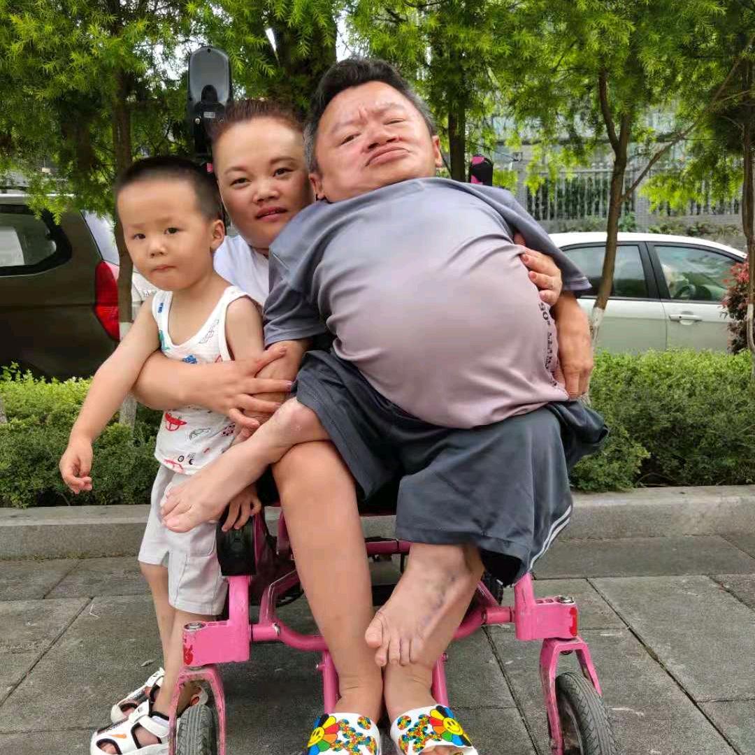 坚强励志夫妻
