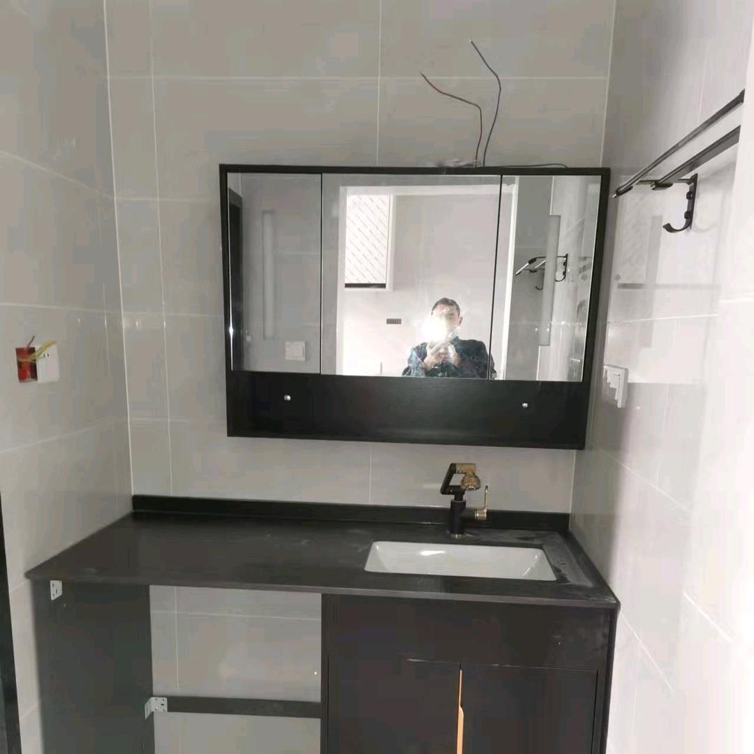 武汉铁机安华，大红鹰卫浴3区22号，叶子