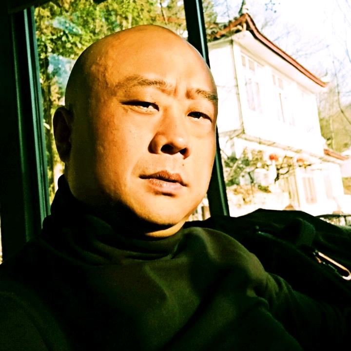 利川亿航李勇