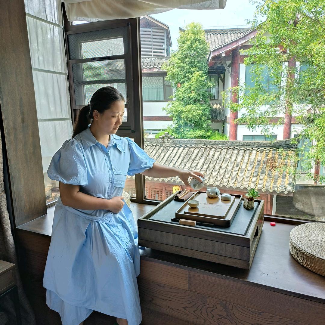 吕朋友