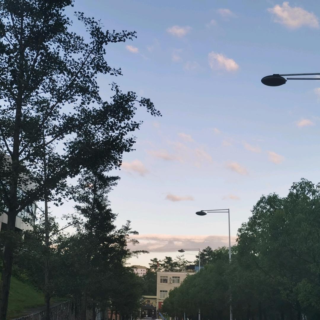 夜郎贵州烙锅(巴黎商街店)官方号