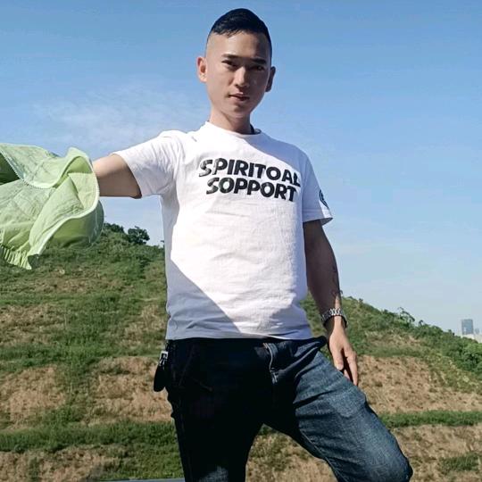 杨彪
