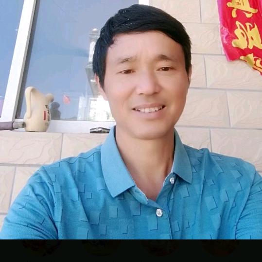 爱唱戏的老胡