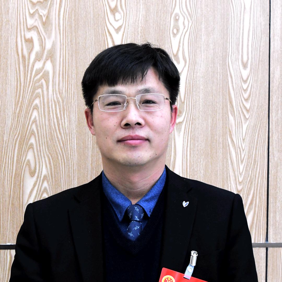 中仓董事长