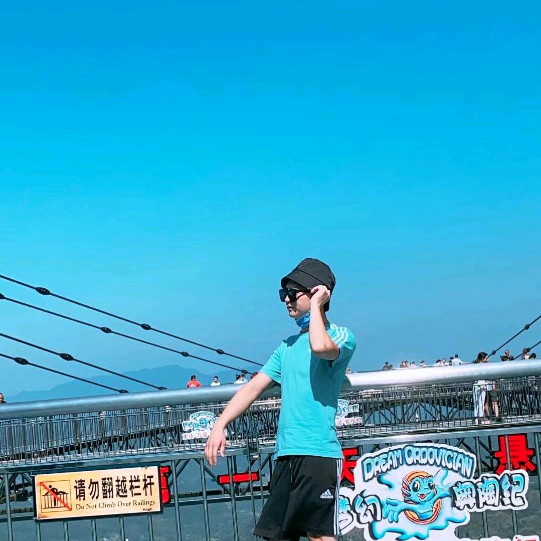 嘿  看啥呢