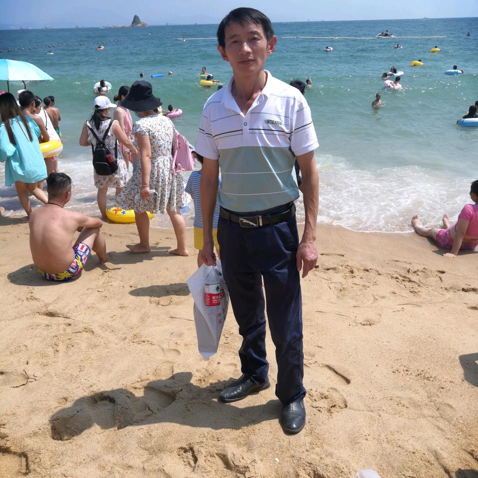 飞翔展翅