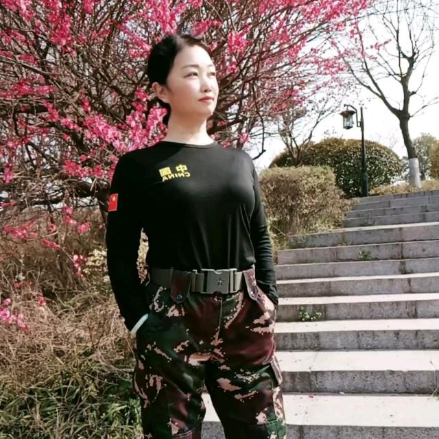 红肩章军事夏令营