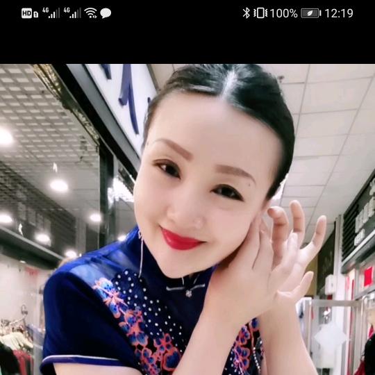 本溪满族自治县小市镇雨儿服饰店.