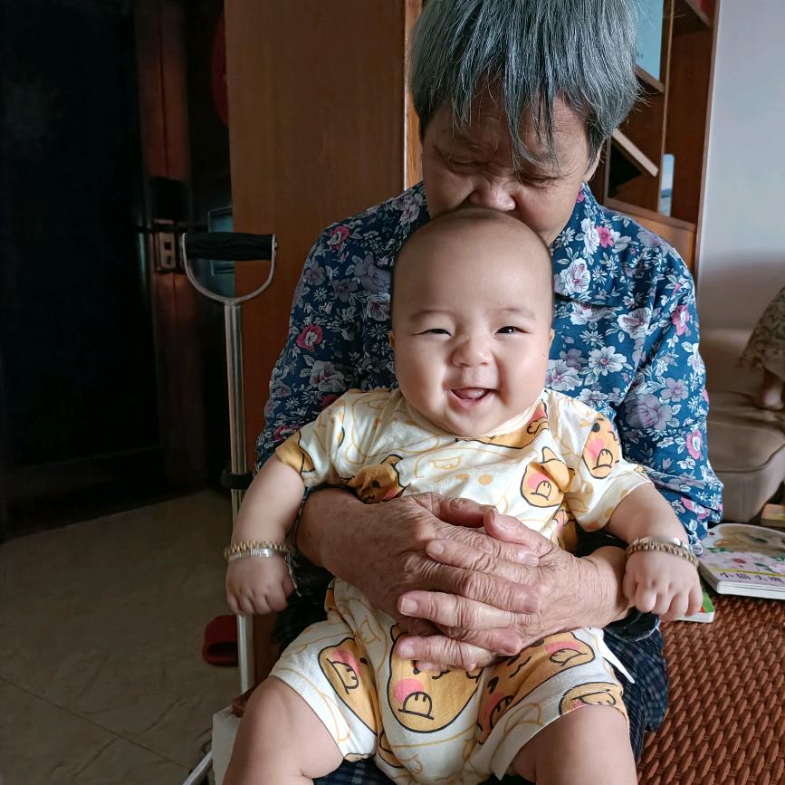 小yi鑫bao宝