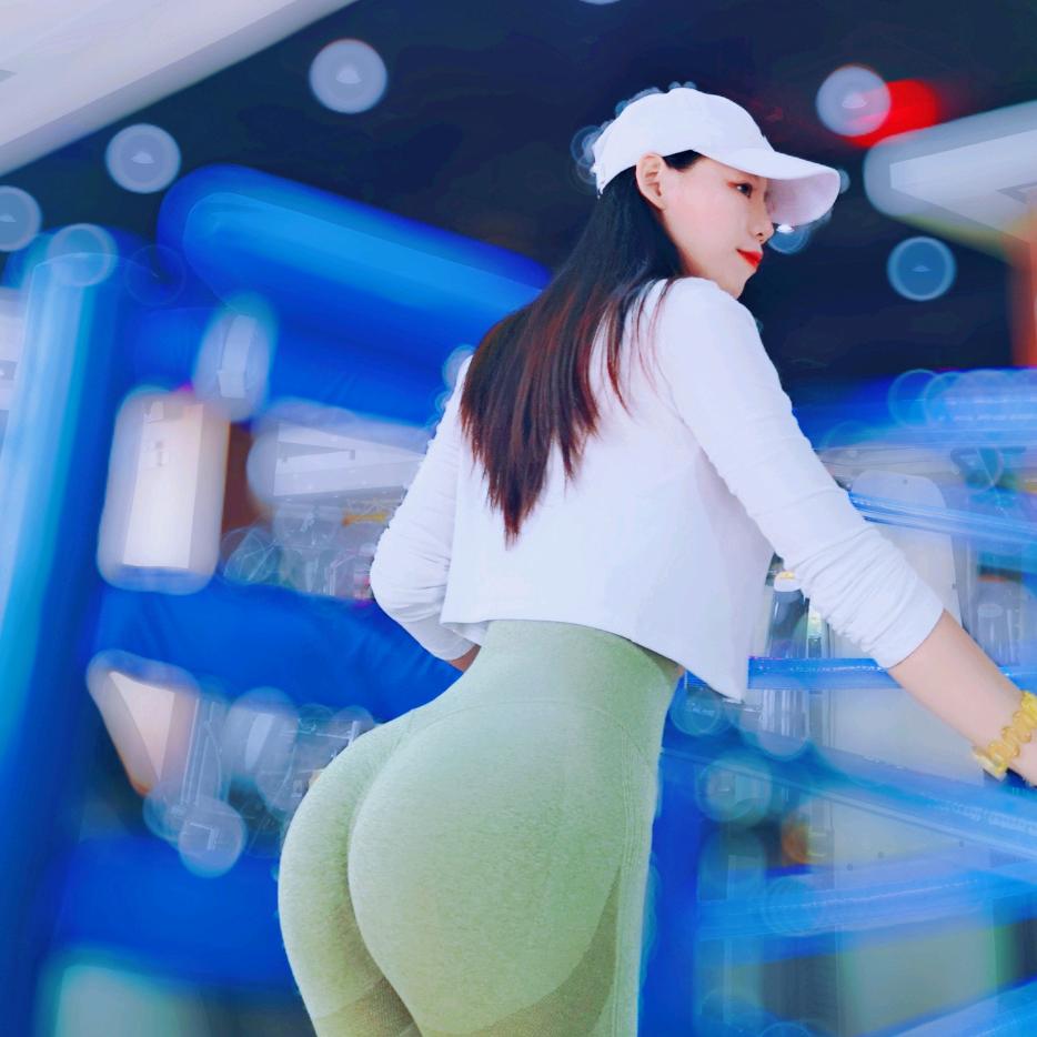 蜜臀姐姐-小佳
