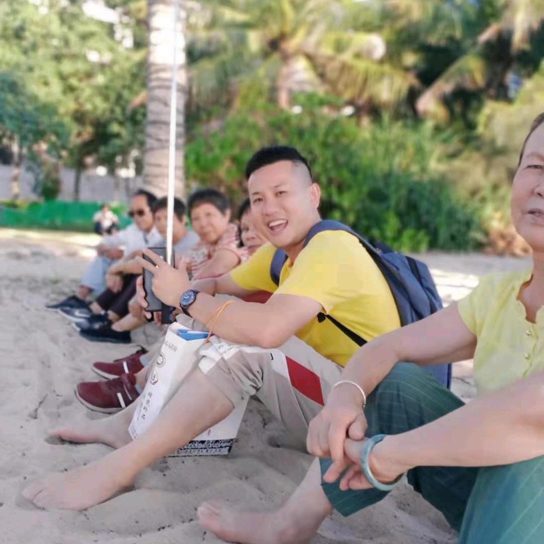 爱旅游的隔壁老王