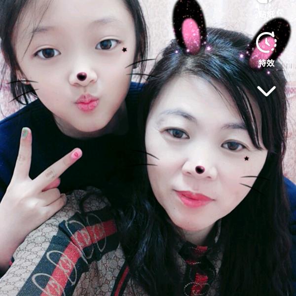 可爱小女