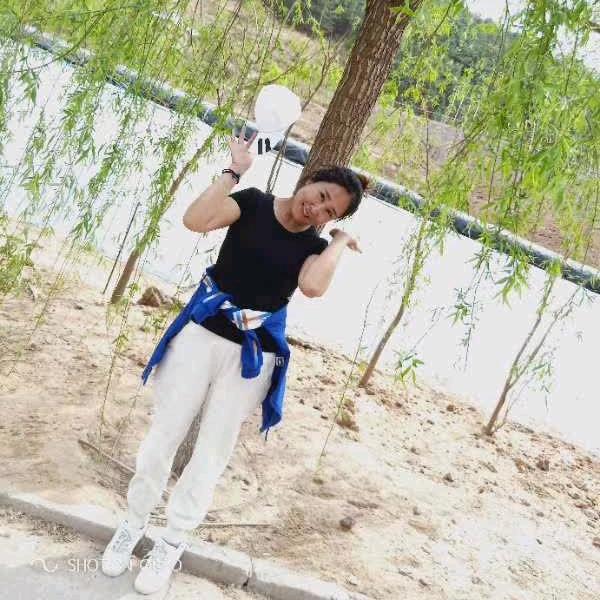 这个女人有点傲