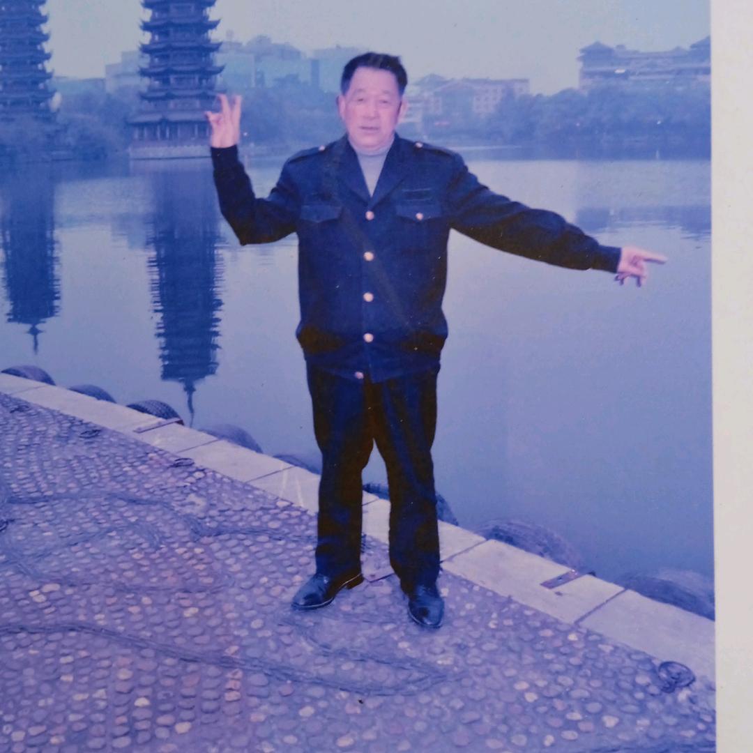 王佰
