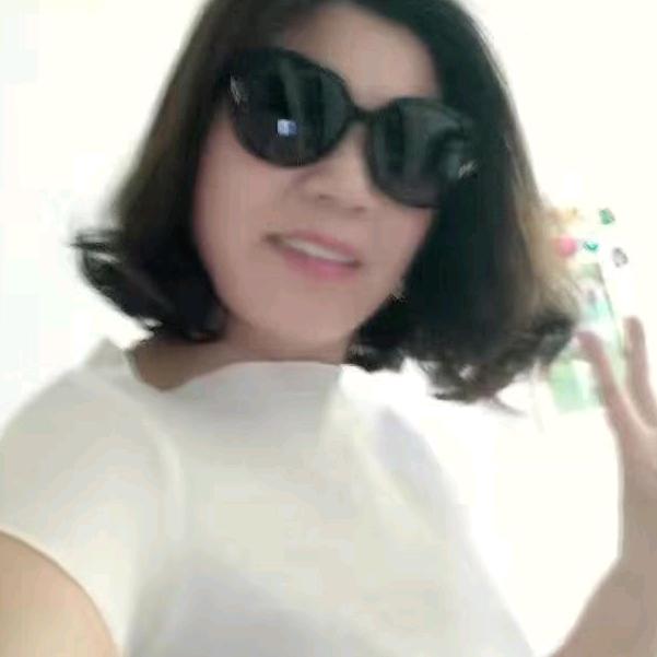 朋友你好？我是迪姐有包车的请给我联系，