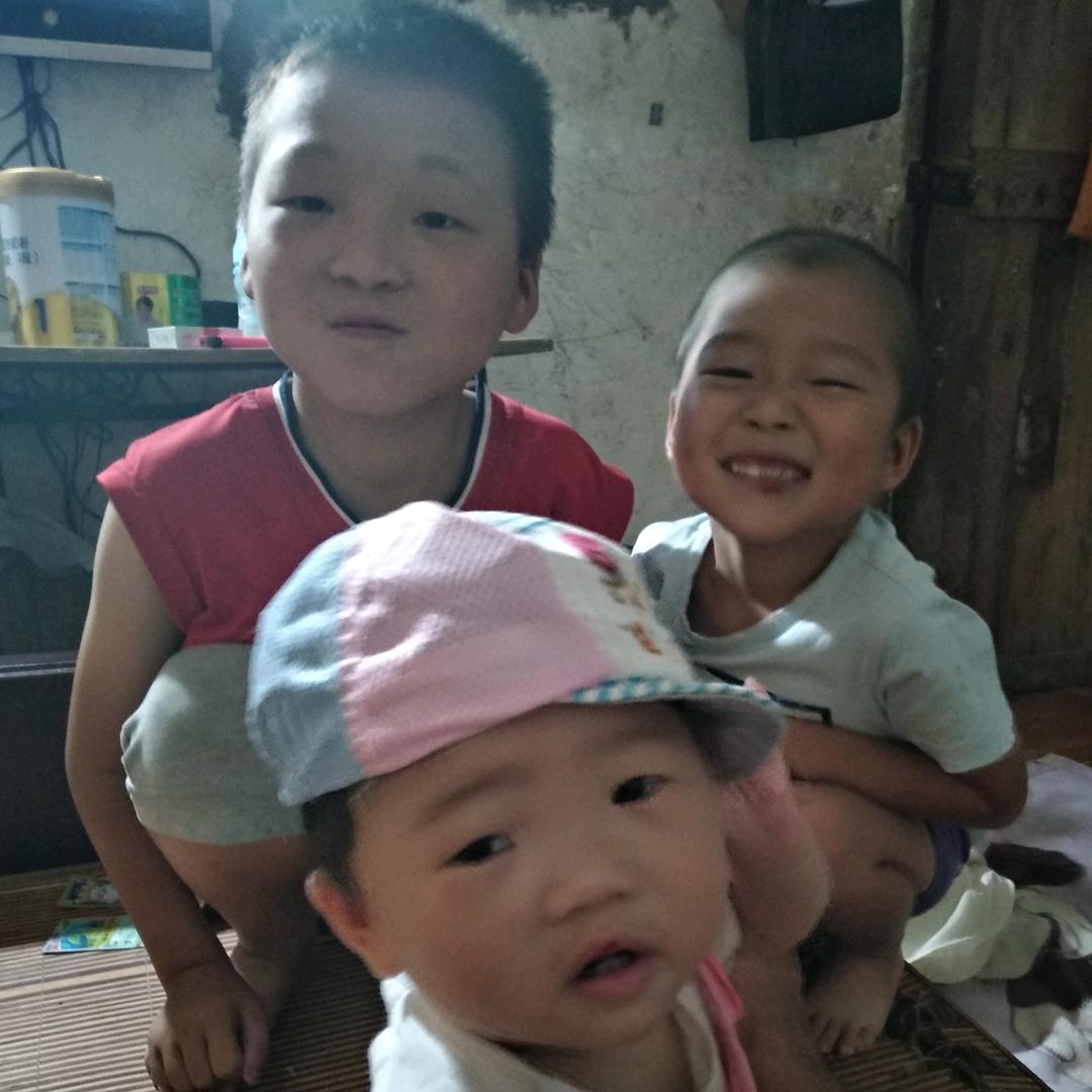 李清清