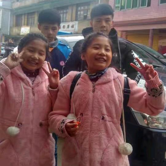 一棵小白杨（艳子）