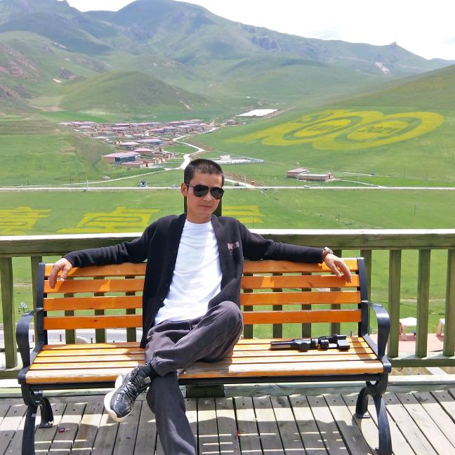 洮州男儿专业彩钢防水钢化玻璃封闭