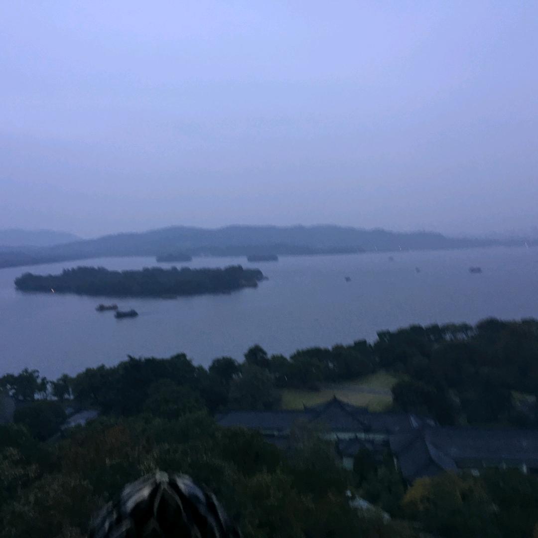 隆隆