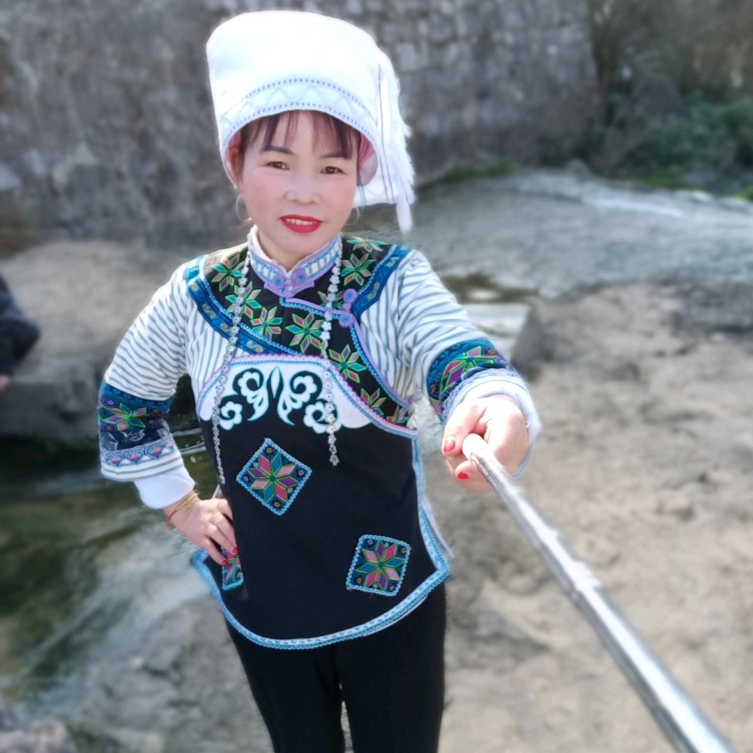 布依秀秀
