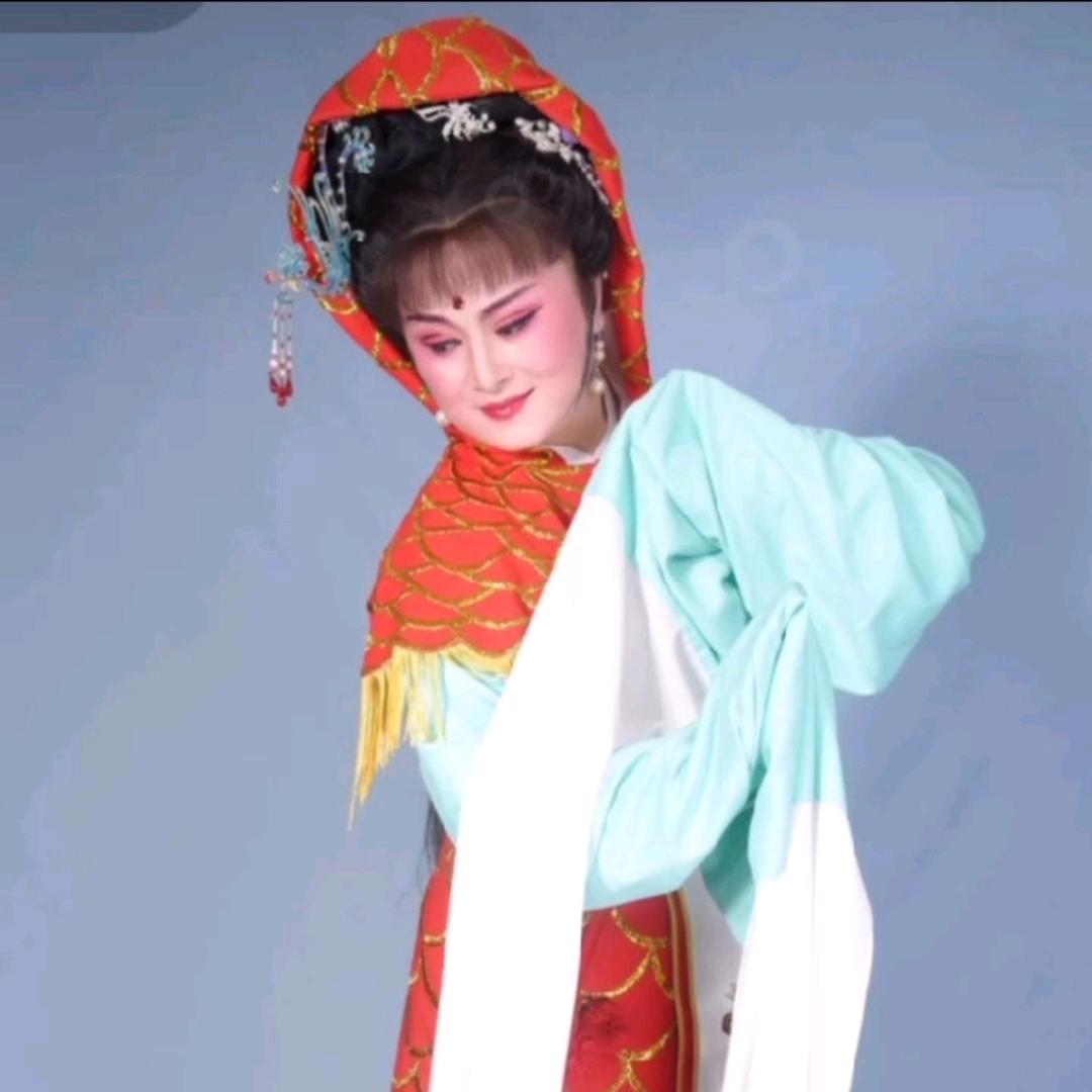 爱吃零食的兔兔