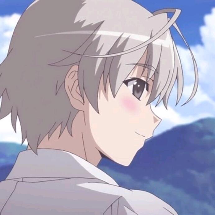 月初初