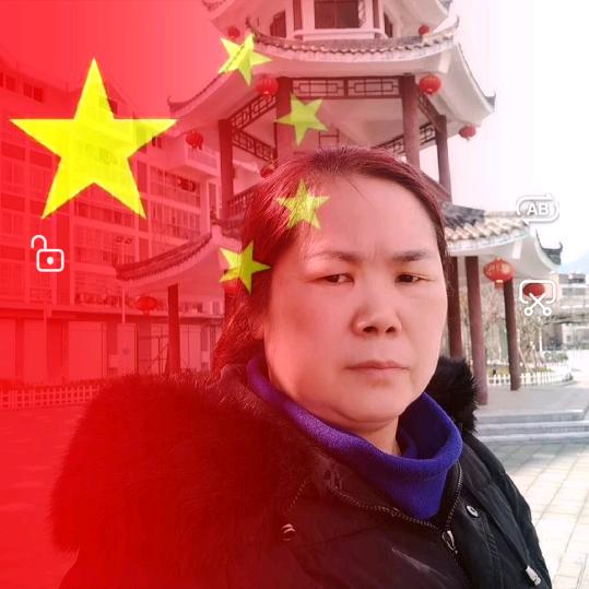 。快快乐乐