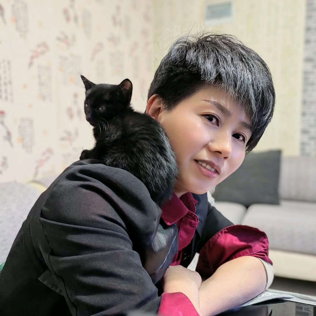 金牌亚洲瓷砖杨姐