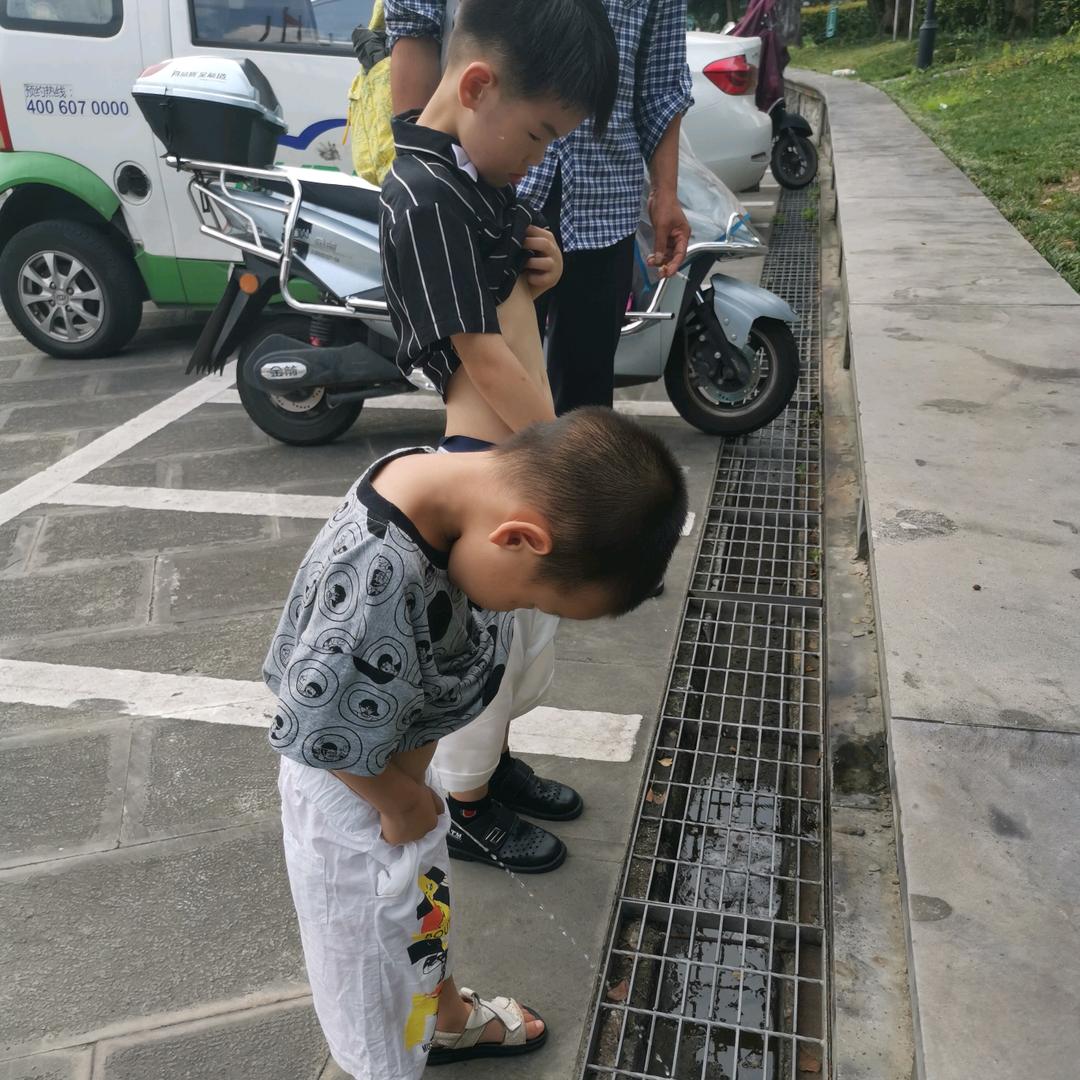 墨墨谦谦