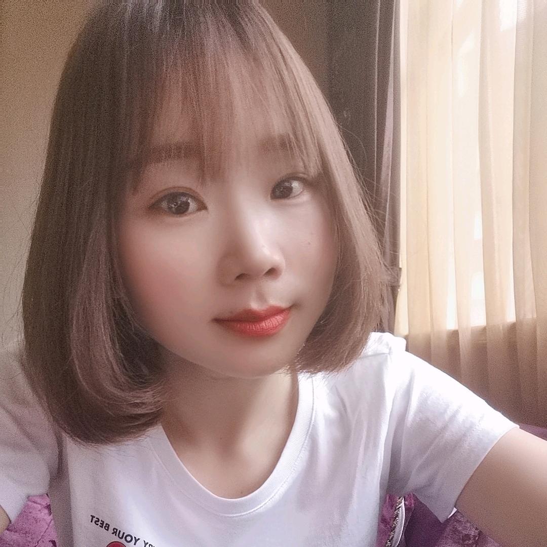 李兰兰(๑• . •๑)