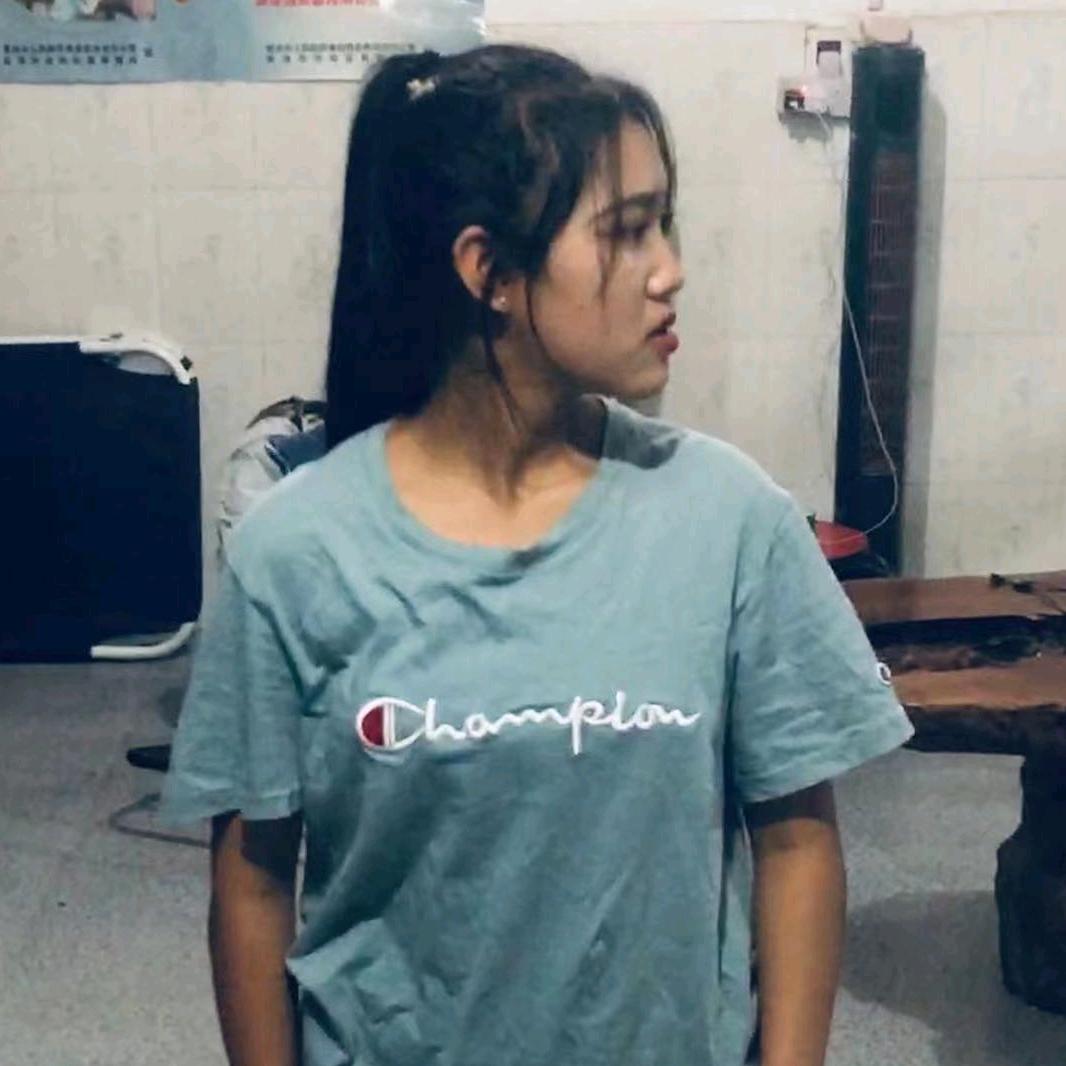 爱吃草莓味🍓的小张🍀