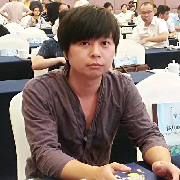 塘匠黄师傅捏糖人