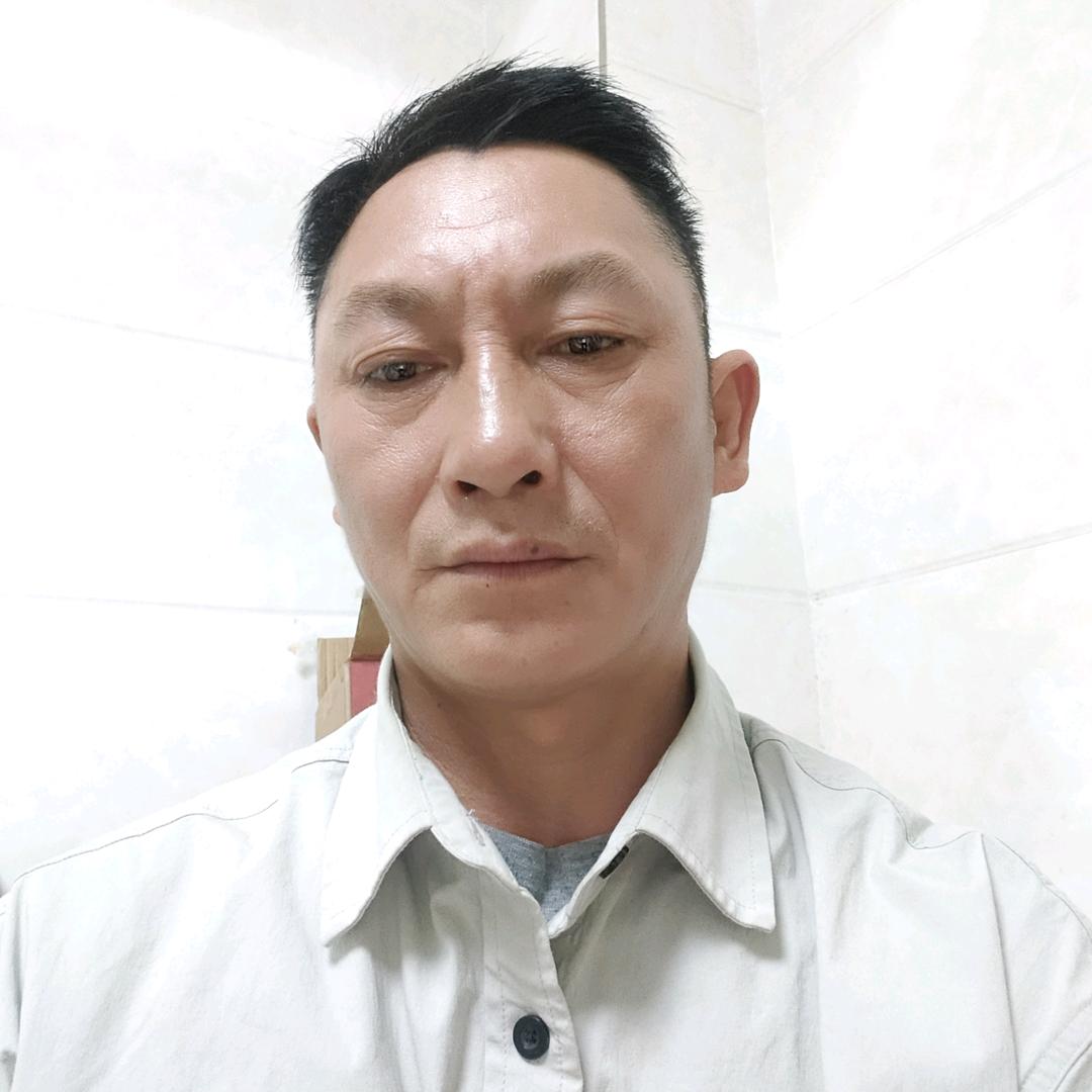 杨春乾