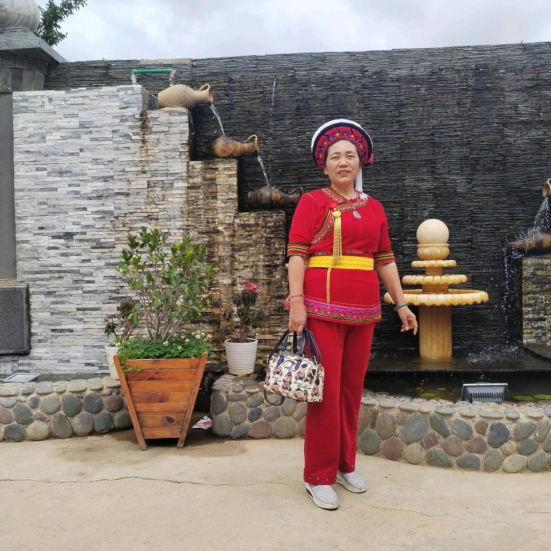 带刺的玫瑰🌹