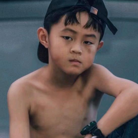 转过身゛隐隐的苦笑