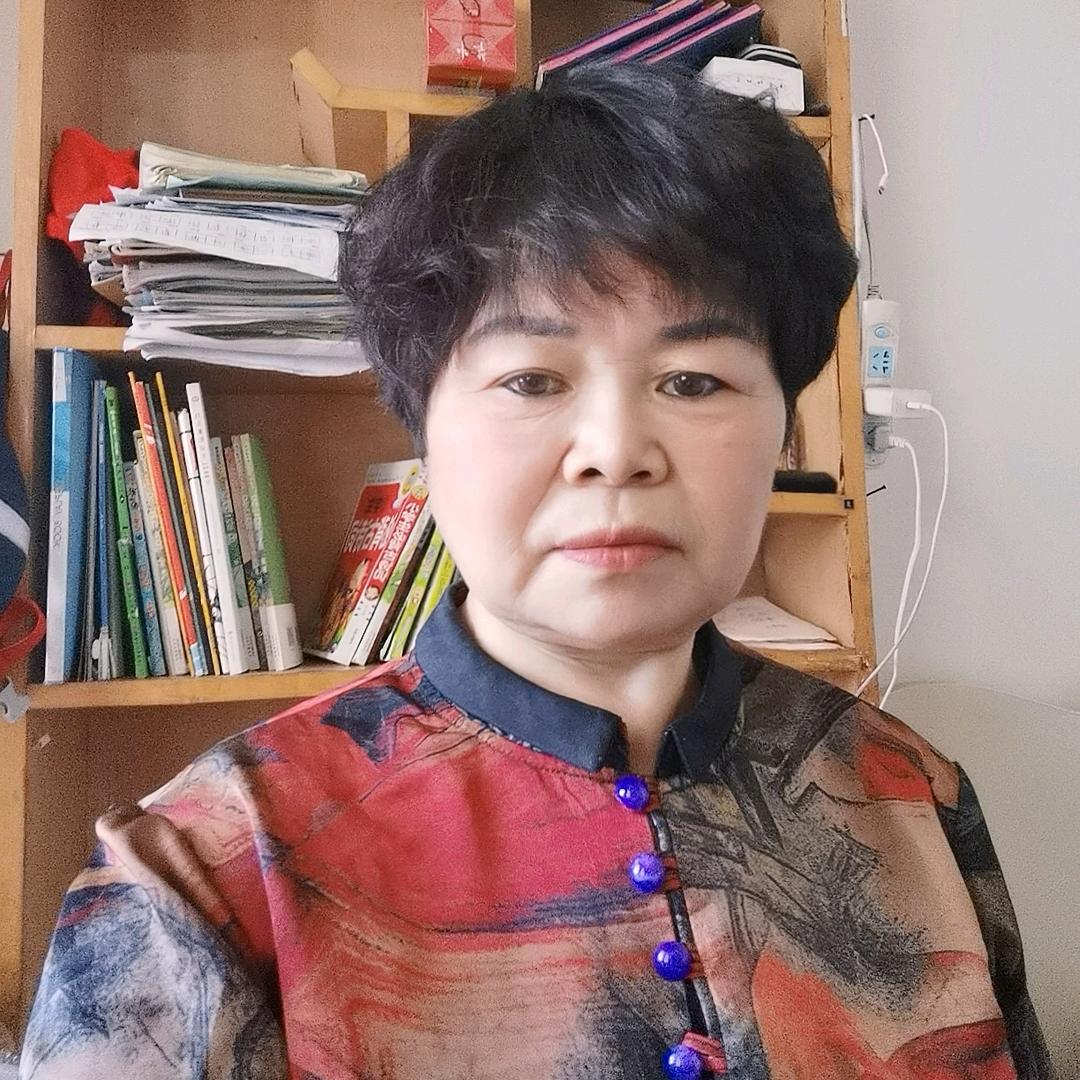 丽娜姐，（开播不定时）