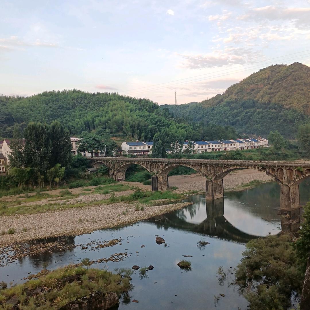 大化坪镇白莲岩村