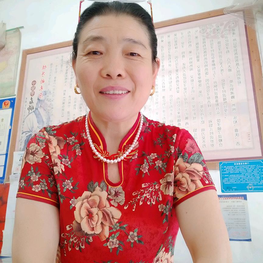 张玲（每天14:40分开播）