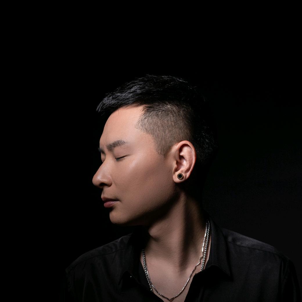 MNY创始人-文龍