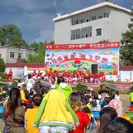 夜已深了，而我却失眠